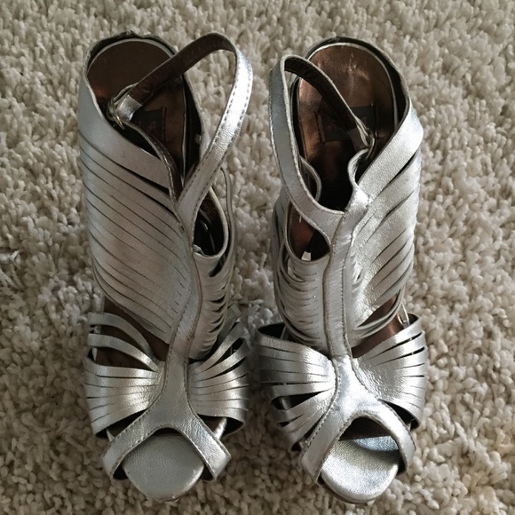 N.Y.L.A Platform Sandals Caged Heels, Silver, 7.5 - Picture 2 of 6